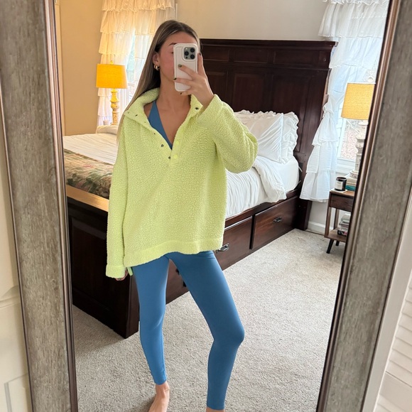 Butter Blue Matching Active Set - Picture 11 of 11